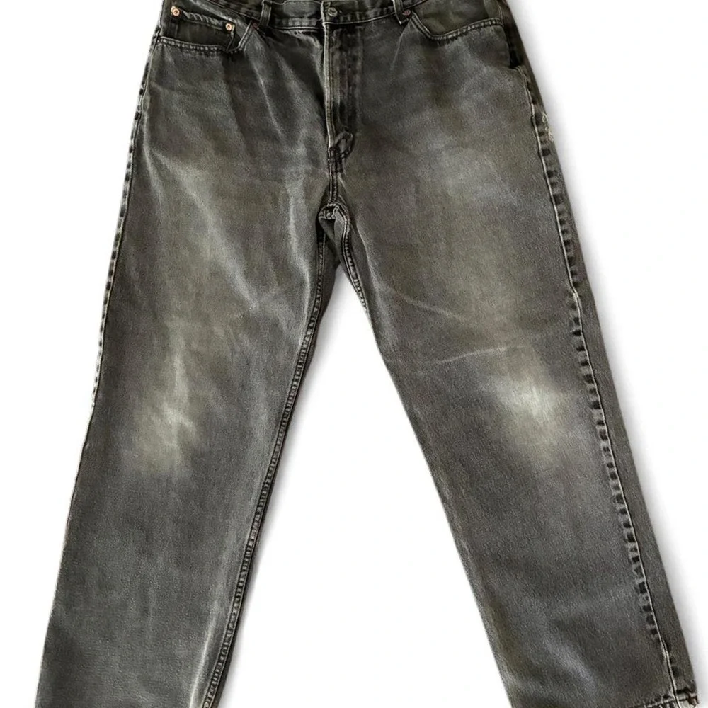 Preowned 2007 Black washed Levi Strauss 550 relaxed fit denim jeans. 40